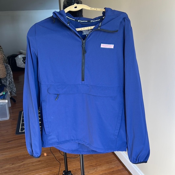 Vineyard Vines Other - UNISEX VINEYARD VINES PERFORMANCE PULLOVER SIZE SMALL